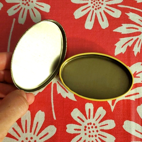 3/$25 Vintage Hong Kong Butterfly pill box - Picture 4 of 6